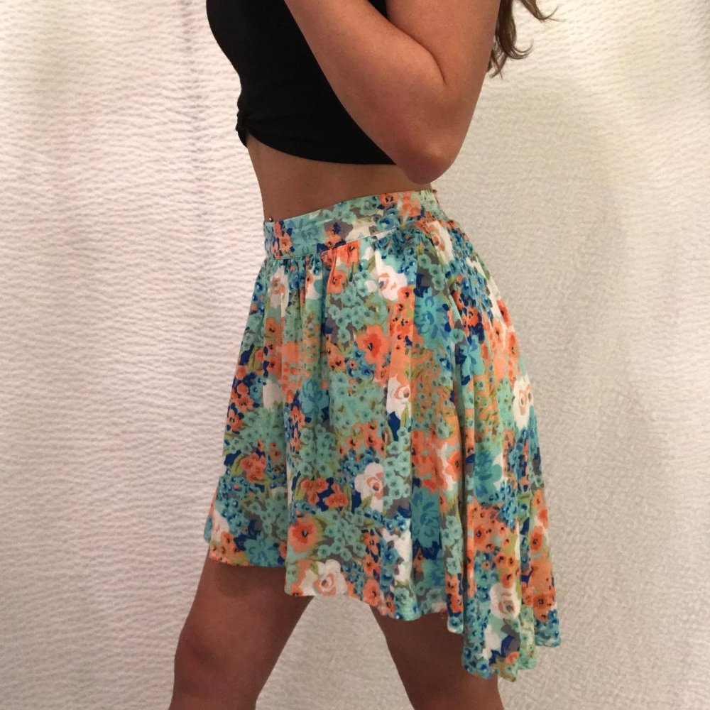 High-Low Flowered Skirt || Size Small